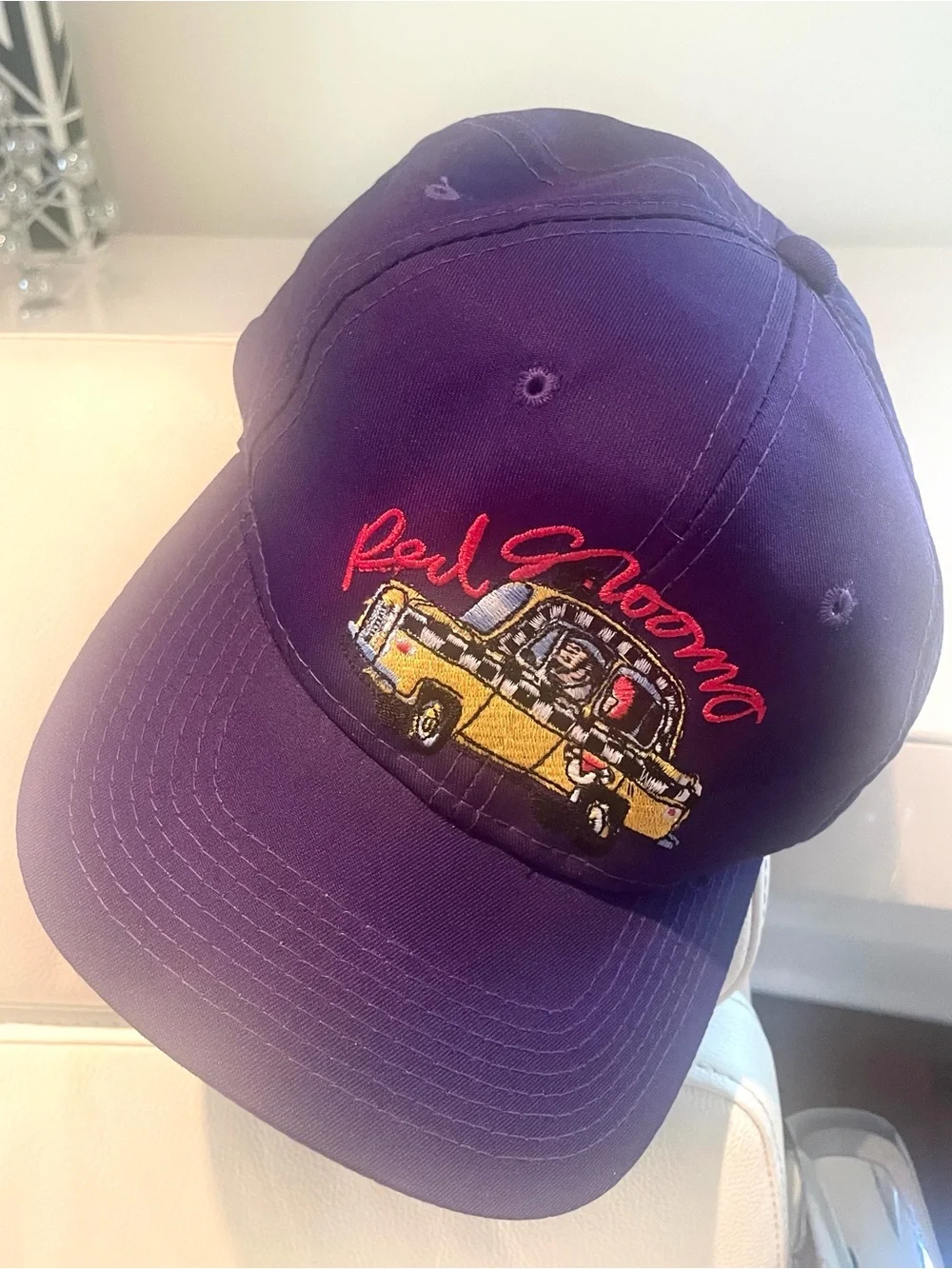 Rare Vintage 1993 RED GROOMS Ruckus Taxi Cab Purple Hat- NYC Exhibition - New